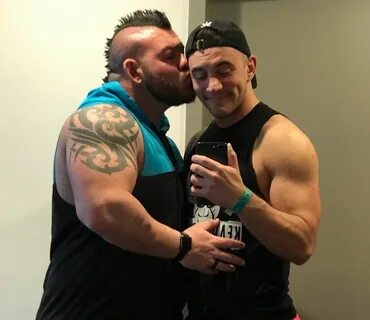 Gay pro strongman Rob Kearney marries boyfriend days after c