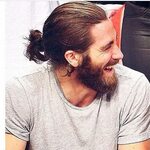 JAKE GYLLENHAAL Man bun hairstyles, Hair and beard styles, M