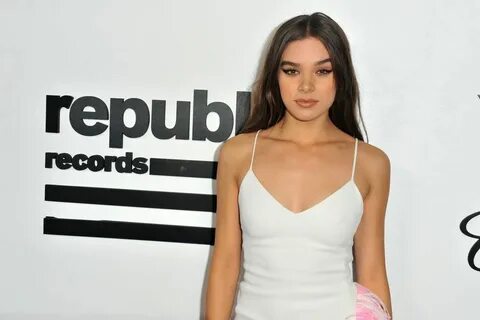 Hailee Steinfeld - Republic Records Party in LA 08/28/2017 *