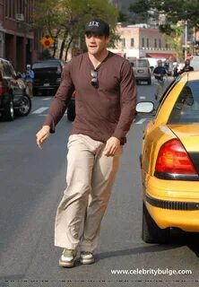 Jake Gyllenhaal bulge - Celebrity Bulge Blog