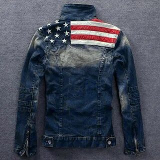Джинсовая куртка с пуговицами и американским флагом винтажны
