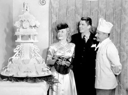 Photos of Ronald Reagan and His First Wife Jane Wyman on The