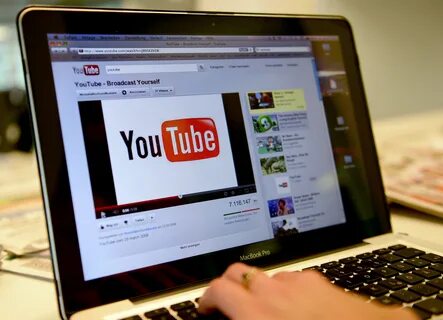 Минцифры не будут блокировать YouTube на территории России