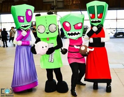 Invader Zim cosplayers (The tallest, Zim, Gir, piggy and a m
