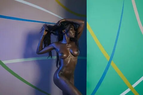 Mimi Desuka hermosa modelo negra desnuda ByteSexy