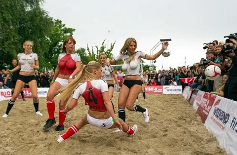 Футбол топлесс или как Дания победила Германию - Европа Сего