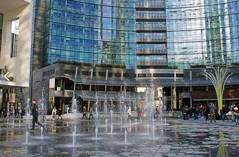 Piazza Gae Aulenti Area