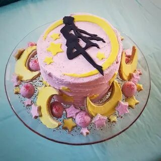 Strawberry Sailor Moon cake!https://ift.tt/2UV90IY Sailor mo