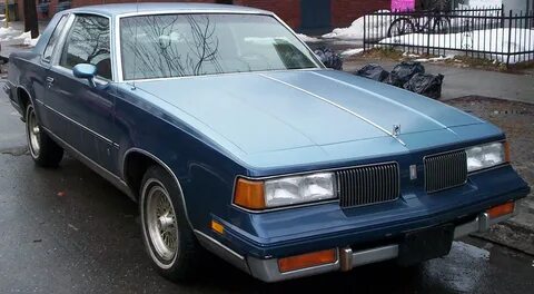 File:Oldsmobile Cutlass Supreme Coupe.jpg - Wikimedia Common