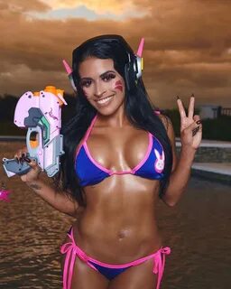 WWE star Zelina Vega shows off flawless figure in tiny bikin