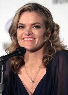 File:Missi Pyle by Gage Skidmore.jpg - Wikimedia Commons