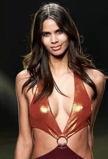 Damn! These bikini models look so good - Rediff.com Get Ahea