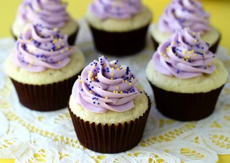 Blueberry Lemon Curd Cupcakes - Your Cup of Cake