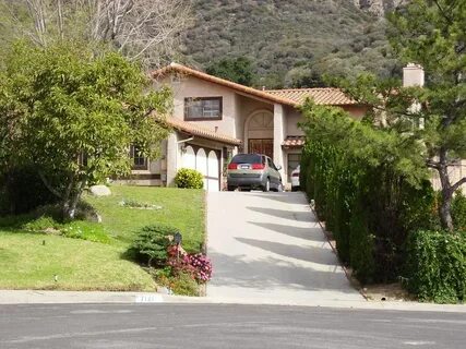 E.T. House . 7121 Lonzo St Tujunga, California, 91042. USA H