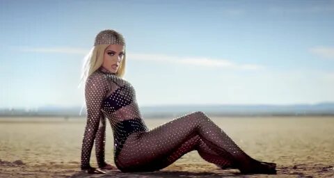 Bebe Rexha Hits The Desert In 'I Got You' Music Video - Watc