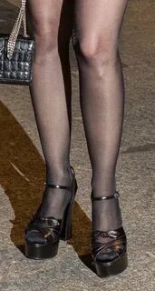 Celebrity Legs and Feet in Tights: Jessica Chastain`s Legs a