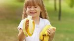 Девушка с бананом (27 фото) ⭐ Забавник