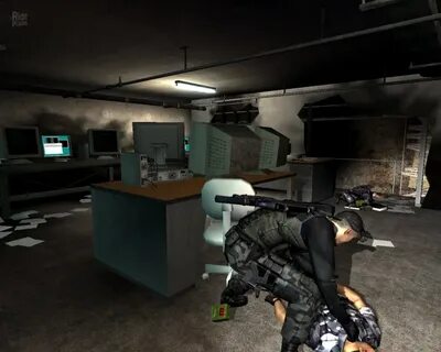 Tom Clancy's Splinter Cell - скриншоты из игры на Riot Pixel