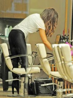 Kate Beckinsale - booty in tights at a salon and o&a in Lond