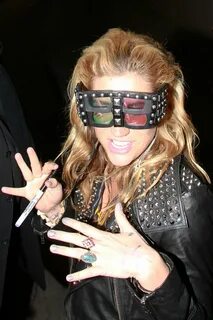 More Pics of Kesha Shield Sunglasses (3 of 17) - Kesha Lookb