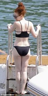 Jess Glynne soaks up the sun during French Riviera getaway D