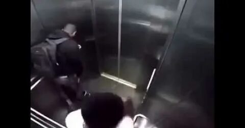 Засранец в Лифте Пикабу
