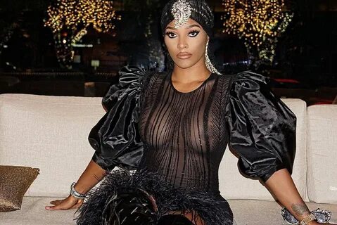 Fans Are Shocked to See Joseline Hernandez Fully Dressed In 