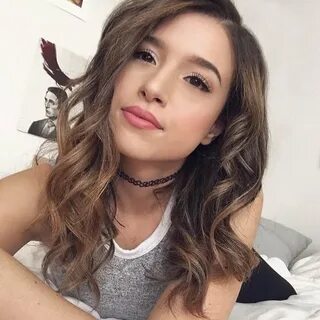 Pokimane Bio, Age, Height, Career, Net Worth, Affair, Dating