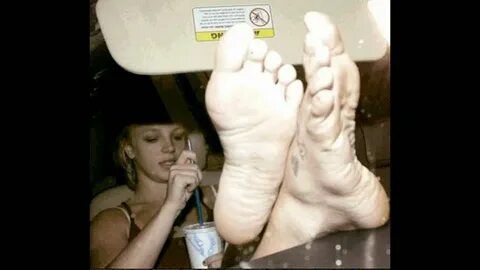 britney spears feet - YouTube