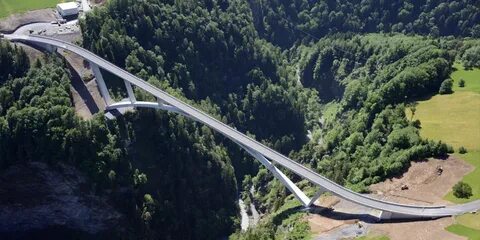 Tamina Canyon Crossing