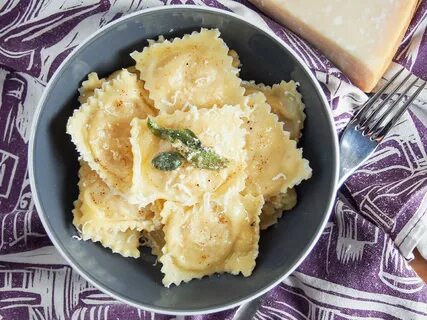 Pumpkin ravioli (tortelli di zucca) - Caroline's Cooking