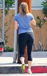 Amy-Smart-in-Spandex-out-and-about-in-Studio-City-2 ⋆ CELEBR