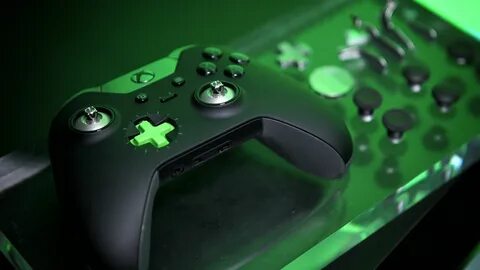 Checking Out Microsoft's Elite Xbox One Controller - IGN Acc