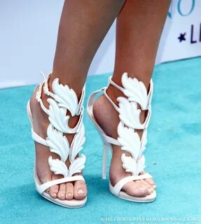 Khloé Kardashian's Feet wikiFeet Khloe kardashian, Town shoe