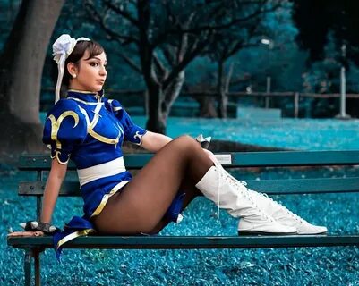 Top 20 Photos of Chun-Li cosplay that are too hot for the In