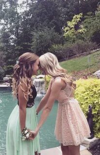 Pin by Liv Craig on my style Prom pictures, Best friend pose