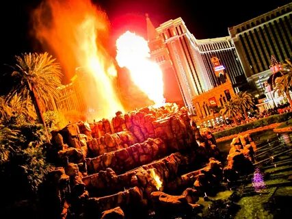 Las Vegas - Mirage Volcano Nan Palmero Flickr