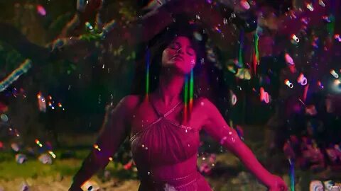 Videoclip: Selena Gomez - Rare