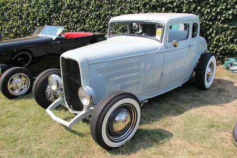 File:1932 Ford 5 window Coupe Hot Rod (20774652110).jpg - Wi