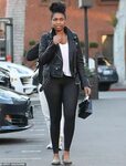 Jennifer Hudson is a natural beauty in a leather jacket as s
