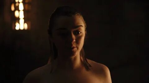 Arya's side boob got