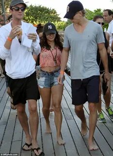 Vanessa Hudgens and beau Austin Butler prepare for their New