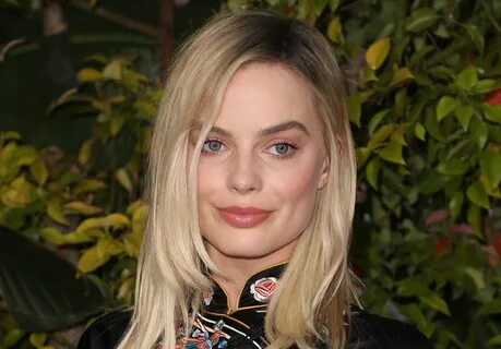 Margot Robbie Reacts to Embarrassing Throwback Photo on 'Jim