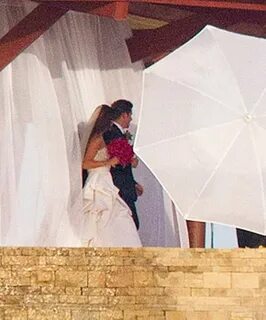 First Photos: Nick Lachey's New Bride Vanessa Minnillo's Wed