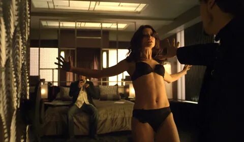 Emmanuelle Vaugier in Lost Girl (2010) .