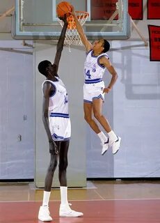 7-foot-7 Manute Bol teamed up with 5-foot-7 Spud Webb on the