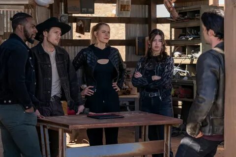 Roswell, New Mexico Review - 2 Became 1 (3x11) - CraveYouTV 