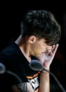 Don't cry, love :( Louis williams, Louis tomlinson, Louis