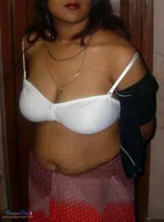 Indian Bhabhi Very Sexy And Removing SareeXX Photoz Site