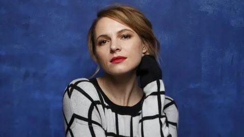 The Hottest Photos Of Amy Seimetz - 12thBlog